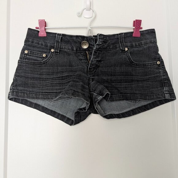 ✨ Seductions Black Jean Mini Shorts (Size 5) 🖤👖 - Picture 1 of 5